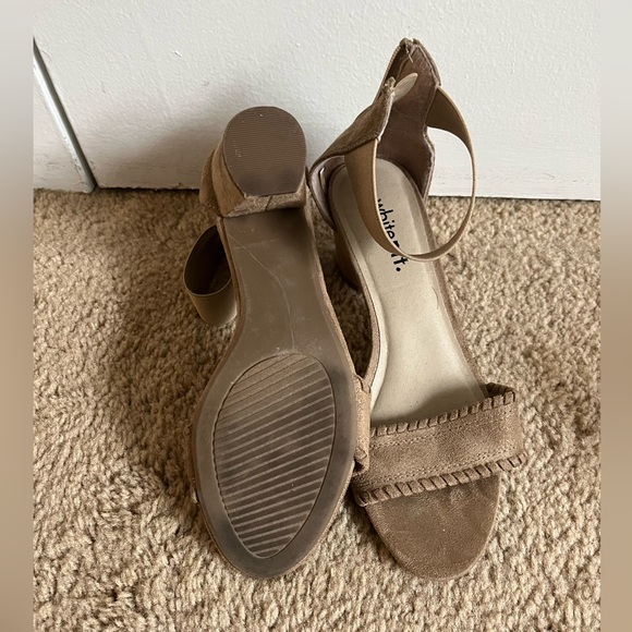 White Mountain low-heel sandal - Size 7 - Picture 4 of 4